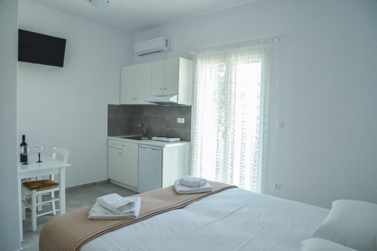 Zeras Apartments Adámas Eksteriør bilde