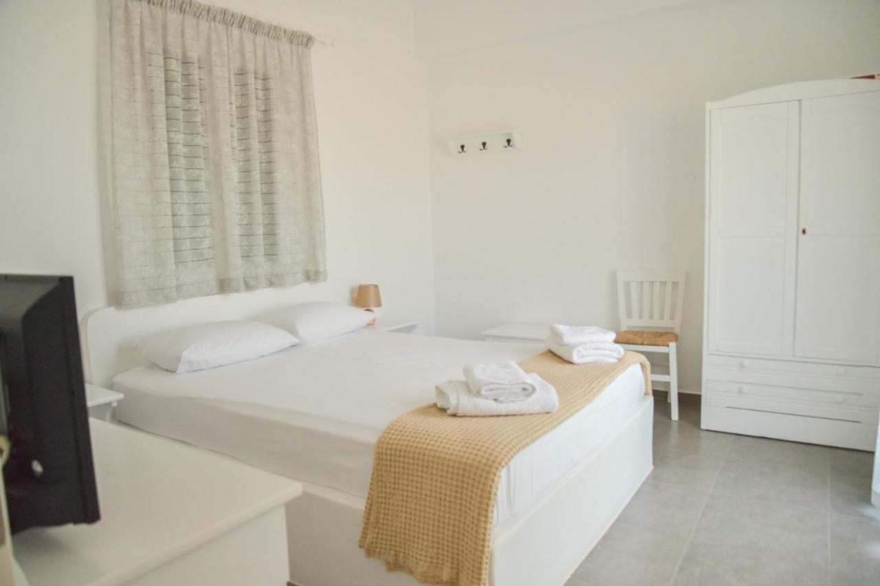 Zeras Apartments Adámas Eksteriør bilde