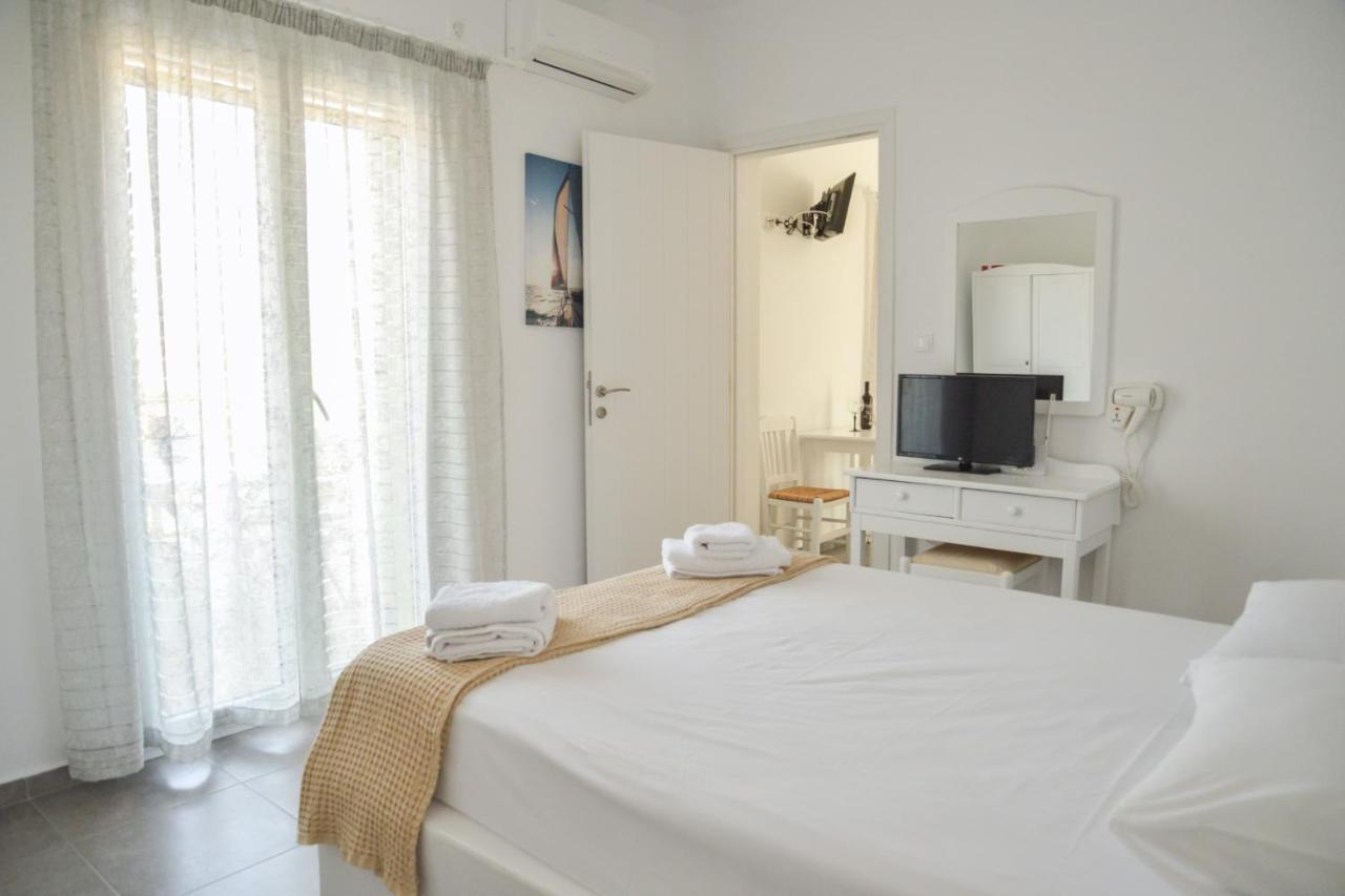 Zeras Apartments Adámas Eksteriør bilde