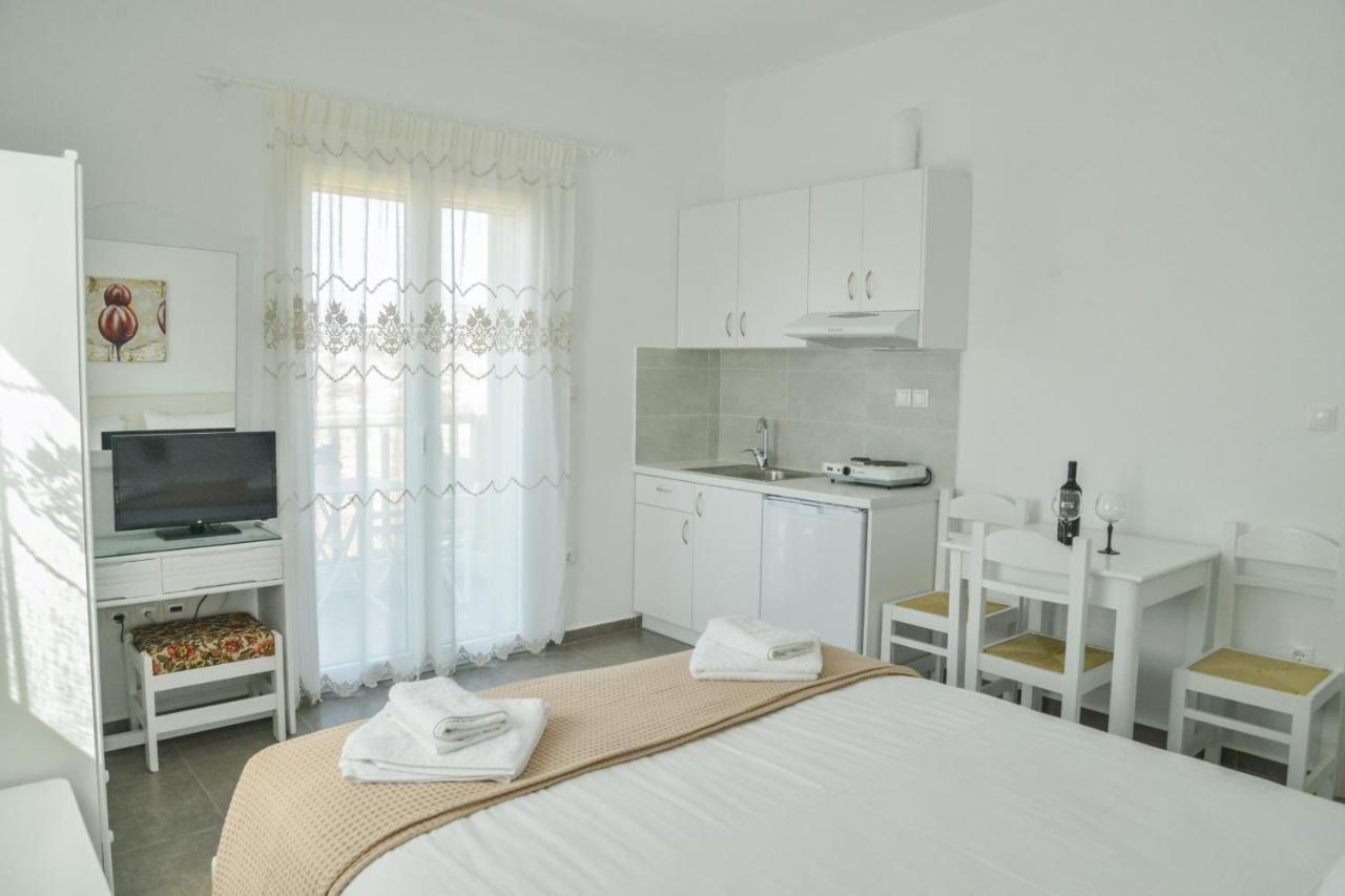 Zeras Apartments Adámas Eksteriør bilde
