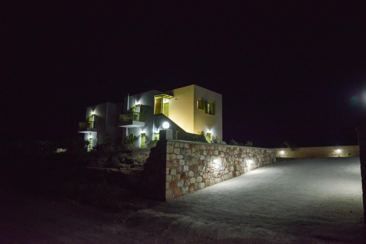 Zeras Apartments Adámas Eksteriør bilde